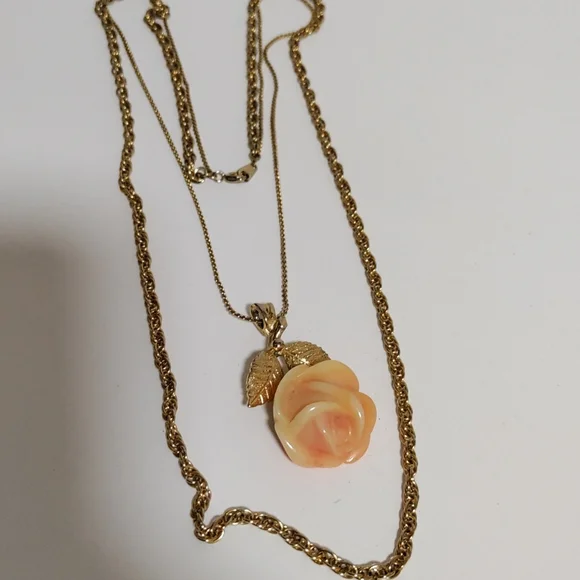 Gold tone two layer necklace with tree branch flower pendant - Picture 6 of 7